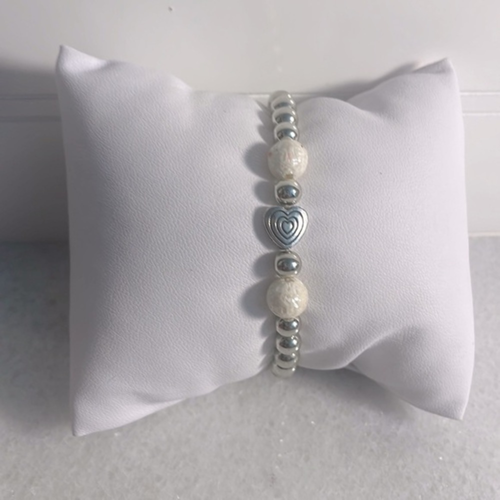 Bracelet silvertone double sided heart beaded bracelet stretch jewelry